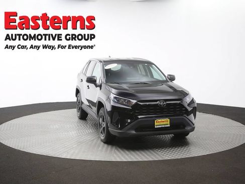 Used 2022 Toyota RAV4 LE AWD/4WD image 50