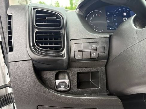 Used 2025 RAM ProMaster 2500 w/ U-Haul Equipment Group FWD image 19
