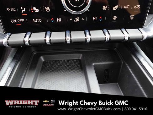 Used 2025 GMC Acadia AT4 w/ Luxury Package image 21