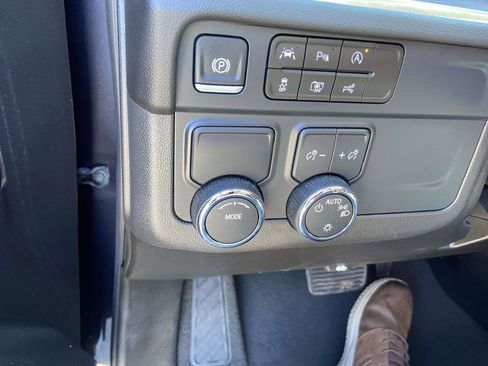 Certified 2025 Chevrolet Tahoe LS image 10