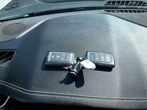 Used 2023 Jeep Grand Cherokee L Limited AWD/4WD image 12
