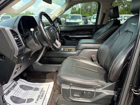 Used 2018 Ford Expedition Platinum RWD image 5