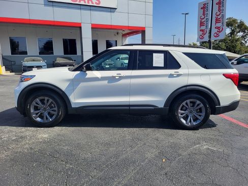 Certified 2022 Ford Explorer XLT w/ Equipment Group 202A image 7