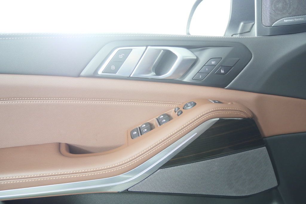 Used 2026 BMW X5 xDrive40i AWD/4WD image 9