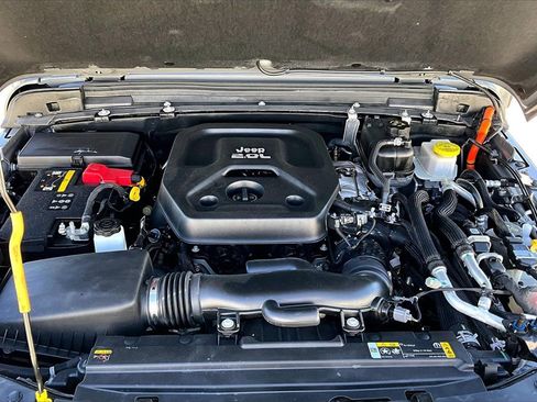 Used 2021 Jeep Wrangler Unlimited Sahara w/ Cold Weather Group image 11