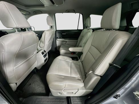 Used 2021 Honda Pilot Touring image 28
