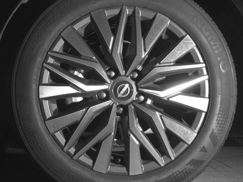 Used 2025 Nissan Altima 2.5 SV image 12