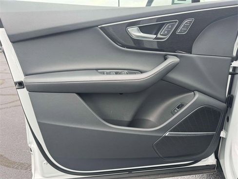 Used 2023 Audi Q7 3.0T Premium Plus image 17