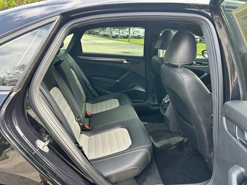 Used 2018 Volkswagen Passat 3.6 FWD image 44