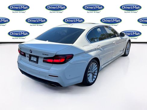 Used 2021 BMW 530i xDrive w/ Premium Package image 7