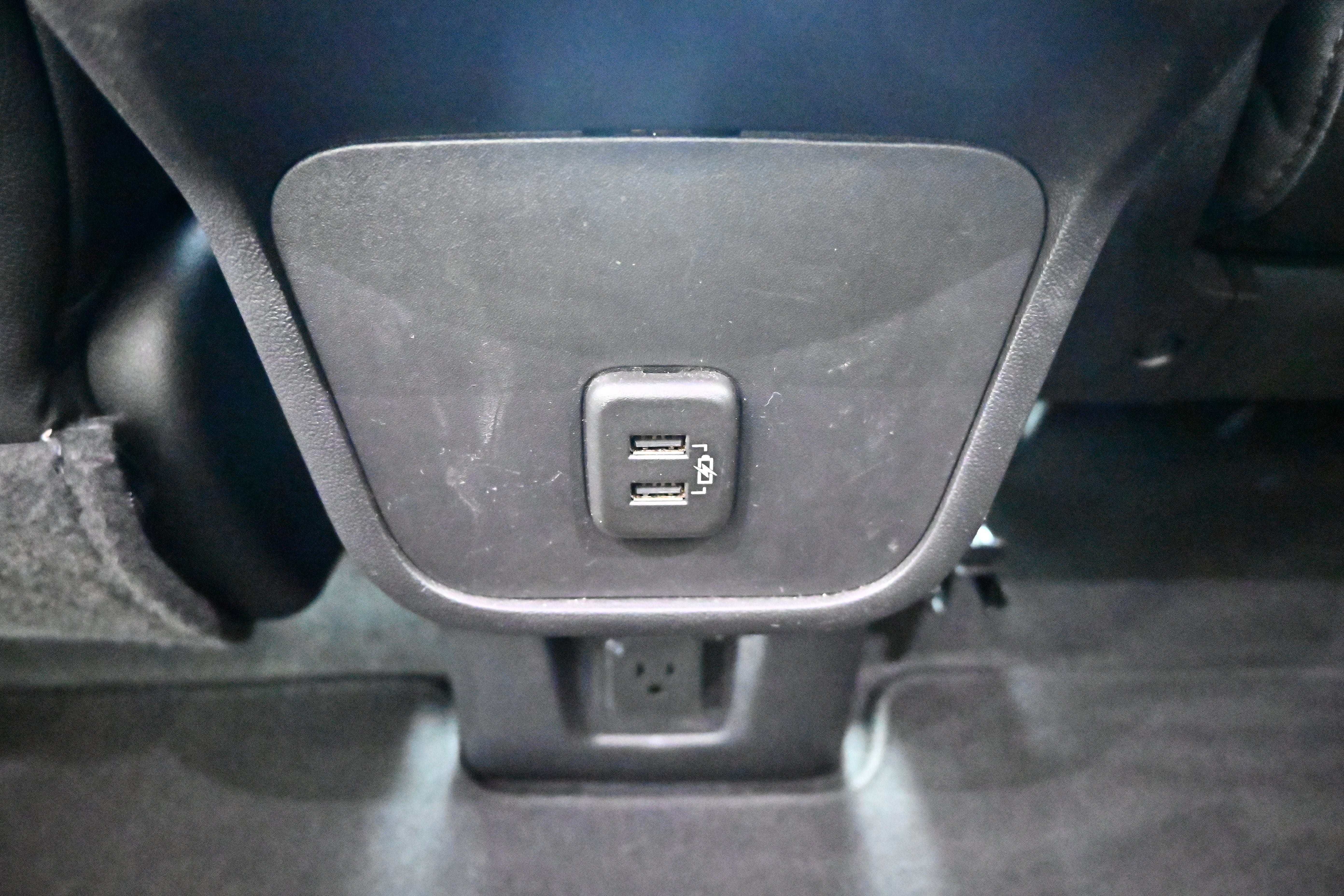 Used 2024 GMC Terrain SLT AWD/4WD image 16