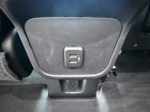 Used 2024 GMC Terrain SLT AWD/4WD image 16