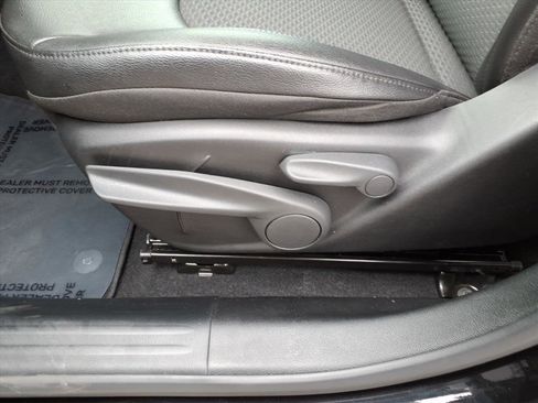 Used 2025 Jeep Compass Latitude w/ Altitude Special Edition image 15