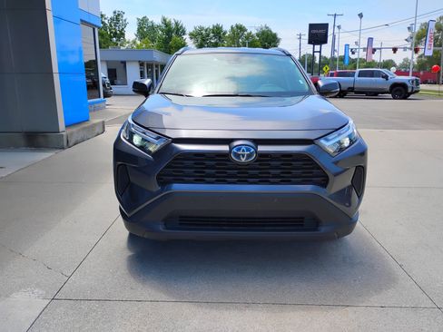 Used 2024 Toyota RAV4 XLE AWD/4WD image 2