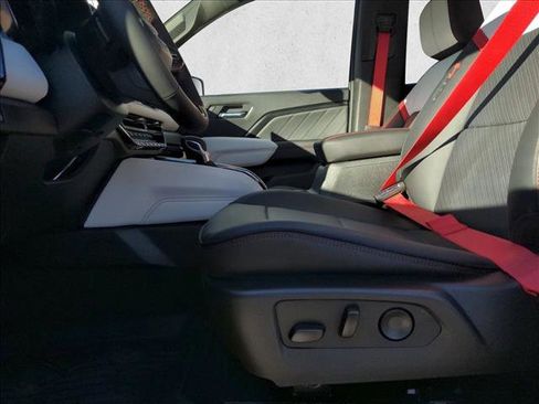 New 2026 GMC Canyon AT4X image 17