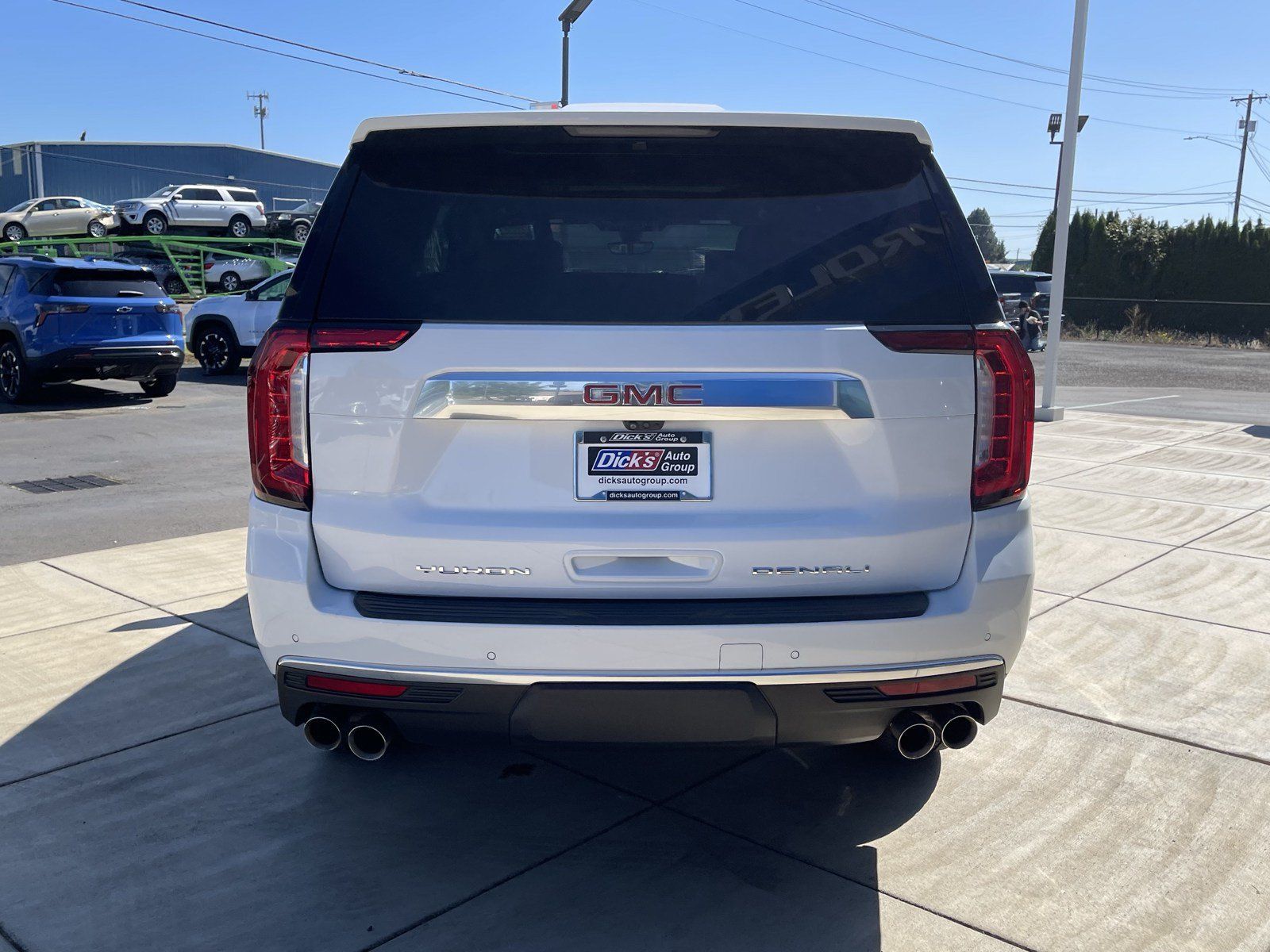 Used 2021 GMC Yukon Denali w/ Denali Premium Package AWD/4WD image 4