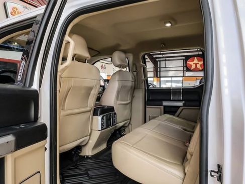 Used 2017 Ford F450 Lariat image 32