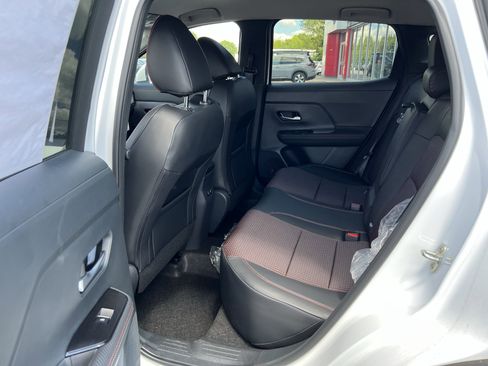 New 2025 Nissan Kicks SR image 6