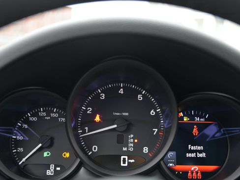 Certified 2026 Porsche Macan AWD/4WD image 32