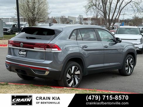 Used 2025 Volkswagen Atlas Cross Sport SE image 8