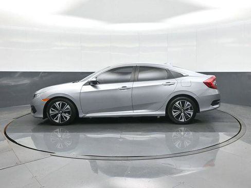 Used 2017 Honda Civic EX-T image 4