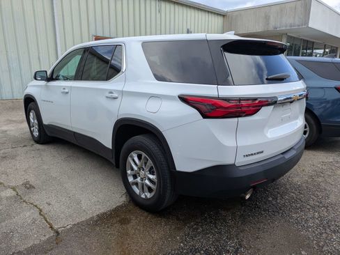Used 2023 Chevrolet Traverse LS FWD image 4