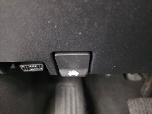 Used 2018 Chevrolet Equinox LS FWD image 15