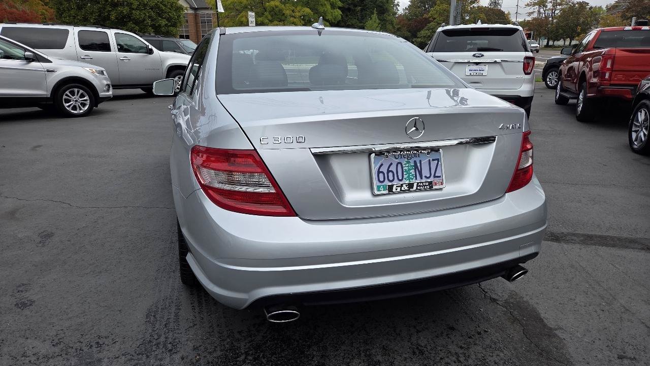 Used 2011 Mercedes-Benz C 300 4MATIC Sedan image 10
