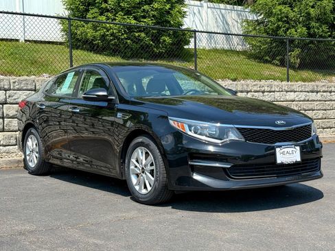 Used 2017 Kia Optima LX FWD image 1