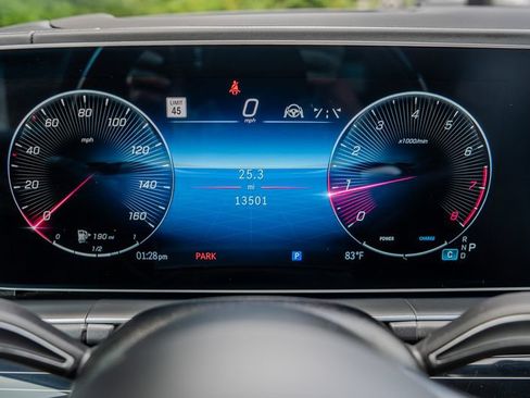 Used 2025 Mercedes-Benz Maybach GLS 600 4MATIC image 9