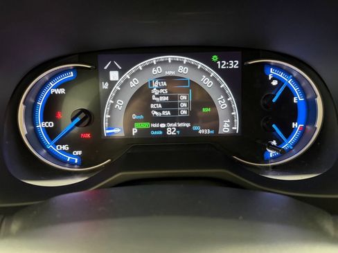 Used 2024 Toyota RAV4 XSE AWD/4WD image 15