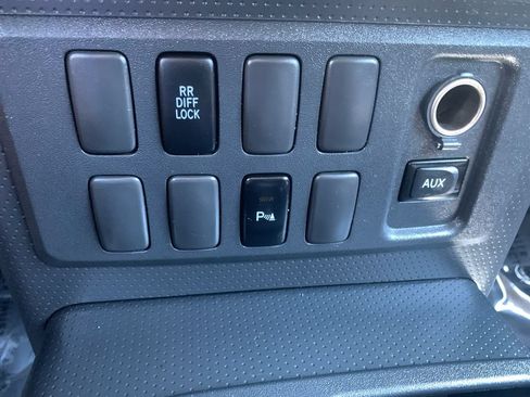 Used 2007 Toyota FJ Cruiser 4WD image 15