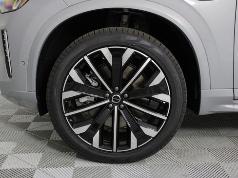 New 2026 Volvo XC90 T8 Ultra w/ Protection Package Premier image 13