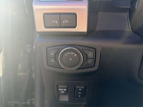 Used 2019 Ford F150 Platinum w/ Equipment Group 701A Luxury image 20