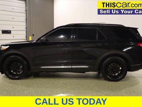Used 2022 Ford Explorer XLT w/ Equipment Group 202A AWD/4WD image 5
