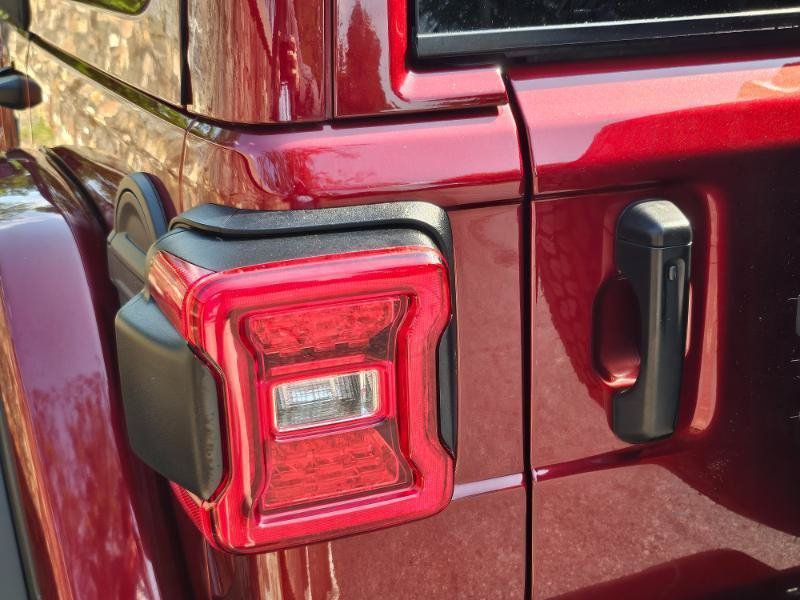 Used 2022 Jeep Wrangler Unlimited Rubicon AWD/4WD image 28