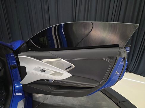 Used 2020 Chevrolet Corvette Stingray Preferred Cpe w/ 2LT Preferred Equipment Group RWD image 28