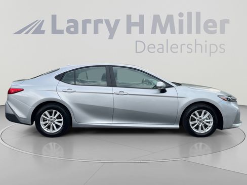 Used 2025 Toyota Camry LE FWD image 6