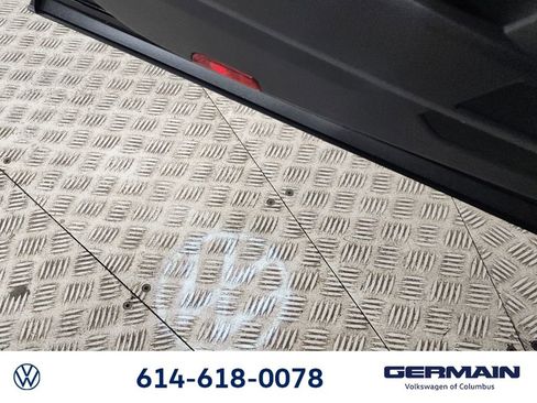 Used 2021 Volkswagen Atlas Cross Sport SE image 39