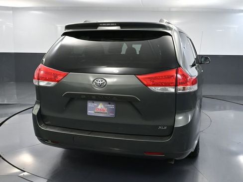 Used 2014 Toyota Sienna XLE image 5