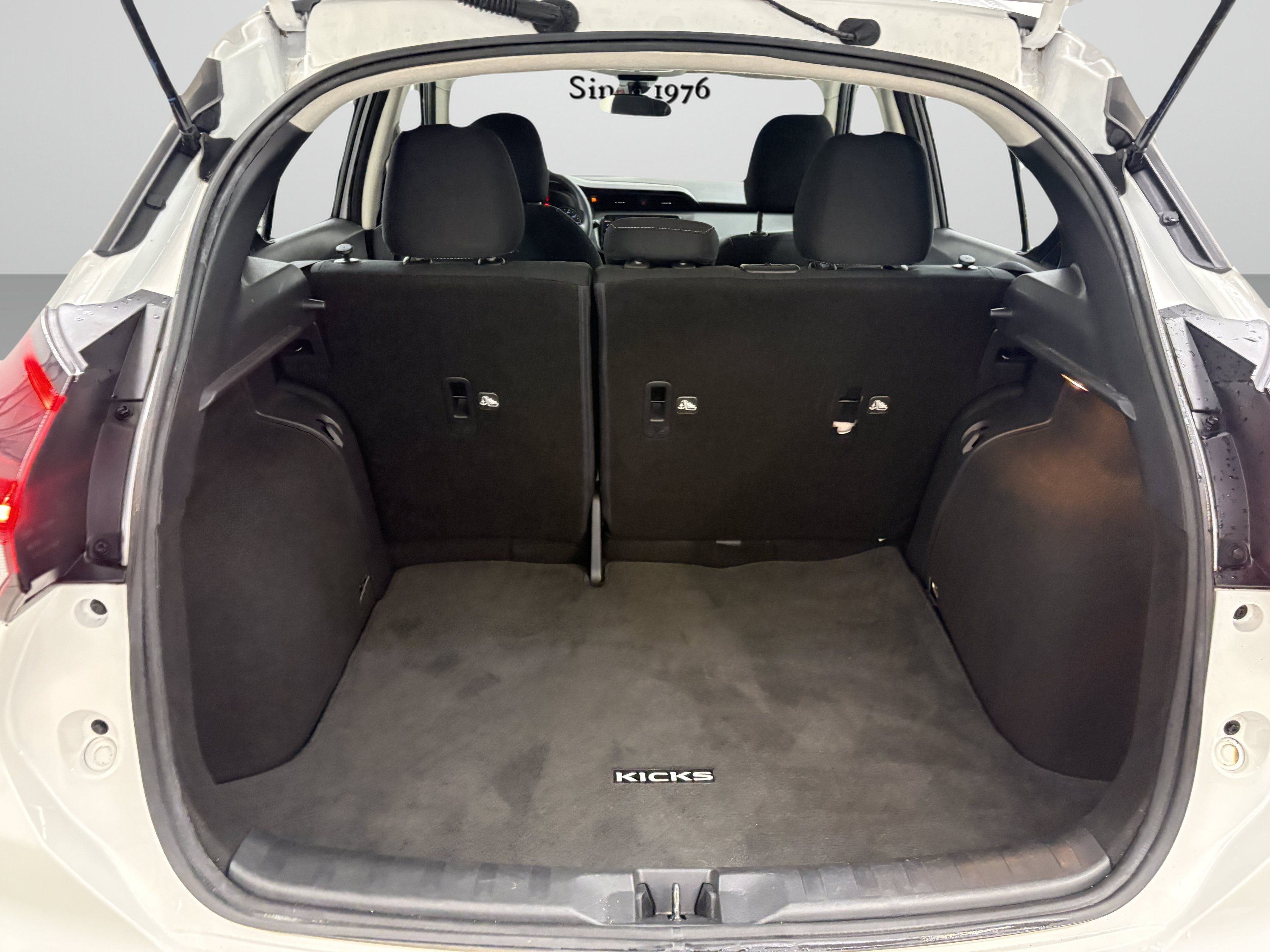 Used 2021 Nissan Kicks SV FWD image 9