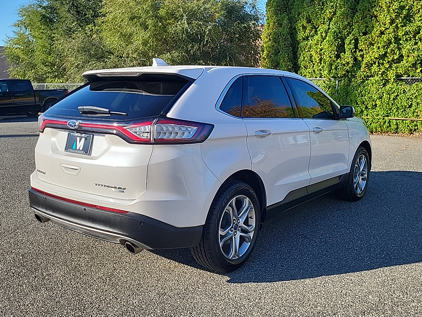 Used 2017 Ford Edge Titanium w/ Technology Package AWD/4WD image 7