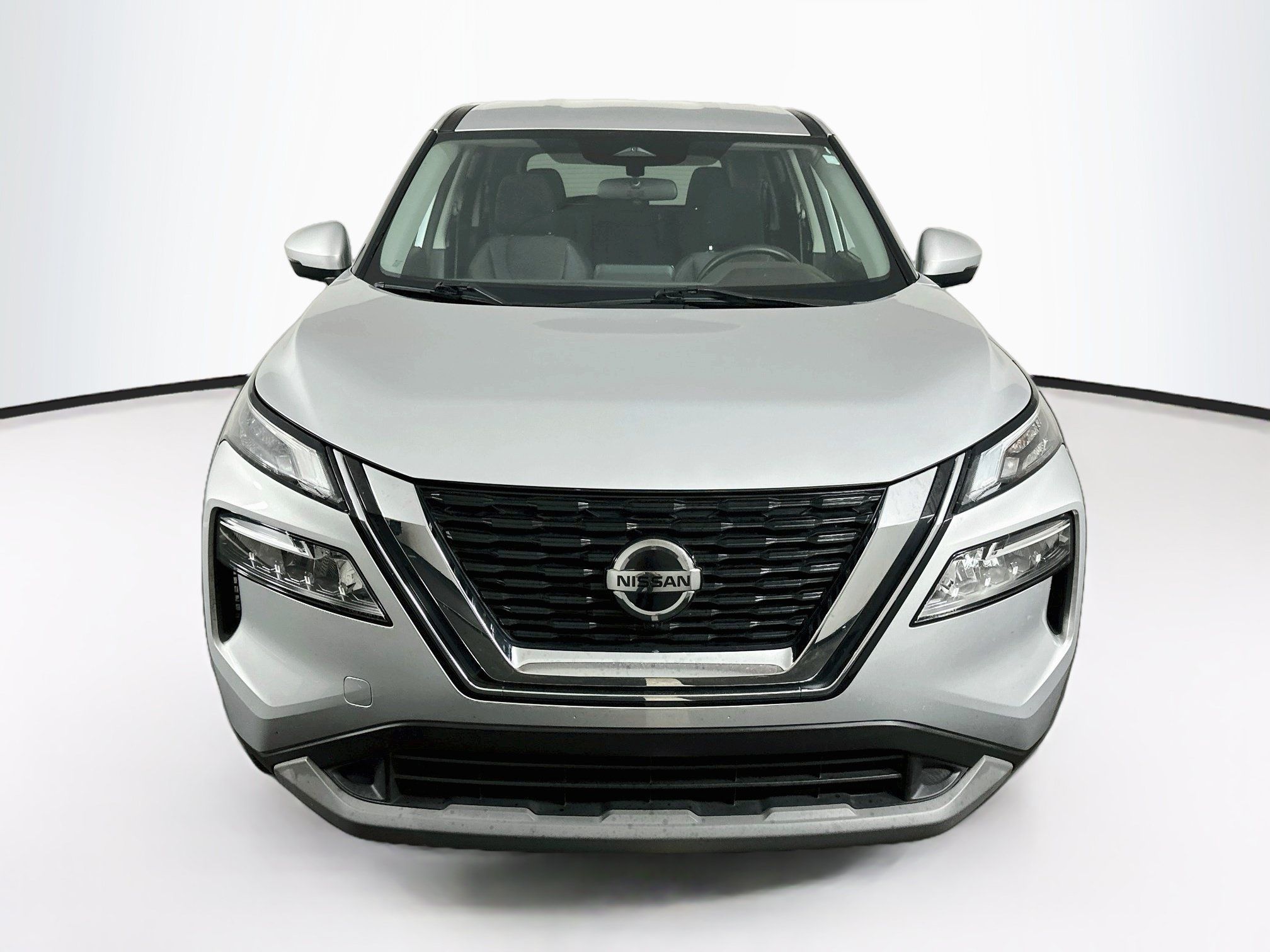 Used 2021 Nissan Rogue SV FWD image 2