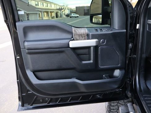 Used 2017 Ford F250 Lariat w/ Lariat Value Package image 23