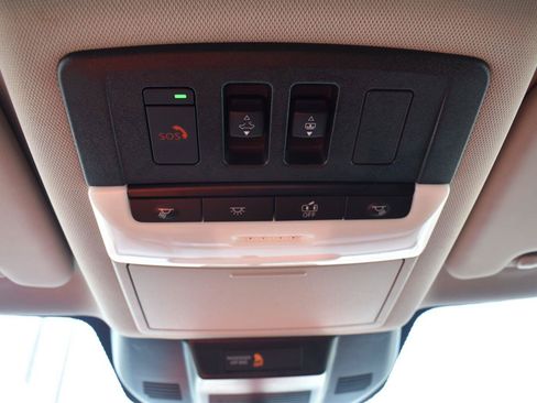 Used 2021 Nissan Rogue SV w/ Premium Package FWD image 44