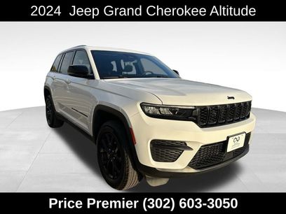 Used 2024 Jeep Grand Cherokee Altitude