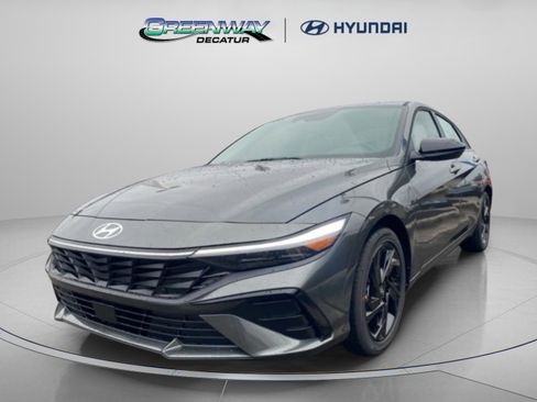 New 2026 Hyundai Elantra SEL Sport FWD image 7