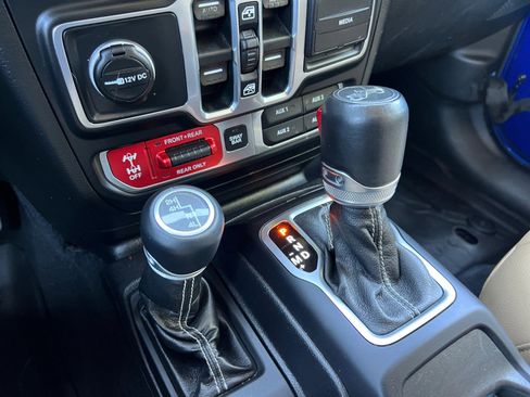 Used 2018 Jeep Wrangler Unlimited Rubicon AWD/4WD image 18