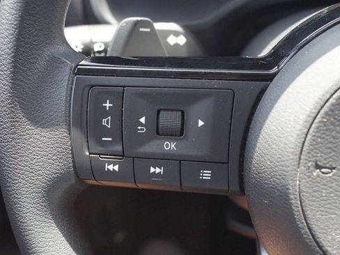 Used 2023 Nissan Rogue SV AWD/4WD image 8