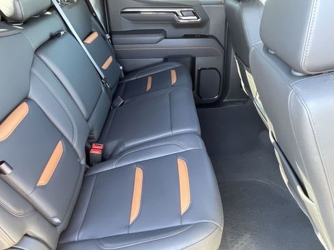 Used 2025 GMC Sierra 1500 AT4 w/ AT4 Premium Package image 27